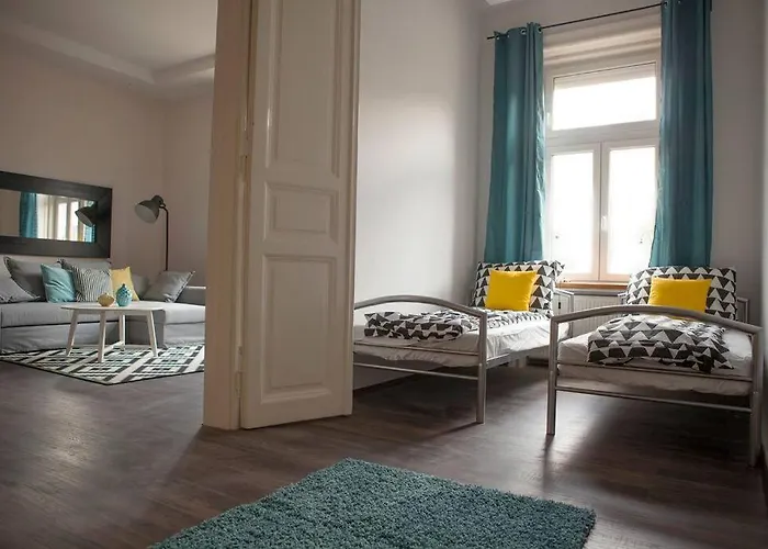 Voros Downtown Apartment With Free Parking